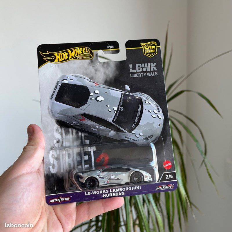 Hot Wheels Premium 1:64 - Lamborghini Huracan LB-Works Slide Street 2 - Neuf