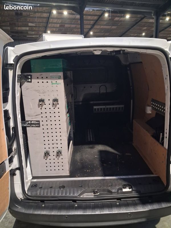 Kangoo EXTRA R-LINK 1.5 dci 95 ch (2021/GPS/RADARS/ETAGERES/SERRURES ANTIVOL) 97.542 km 8.825 ht (10.590 ttc) (image 4)