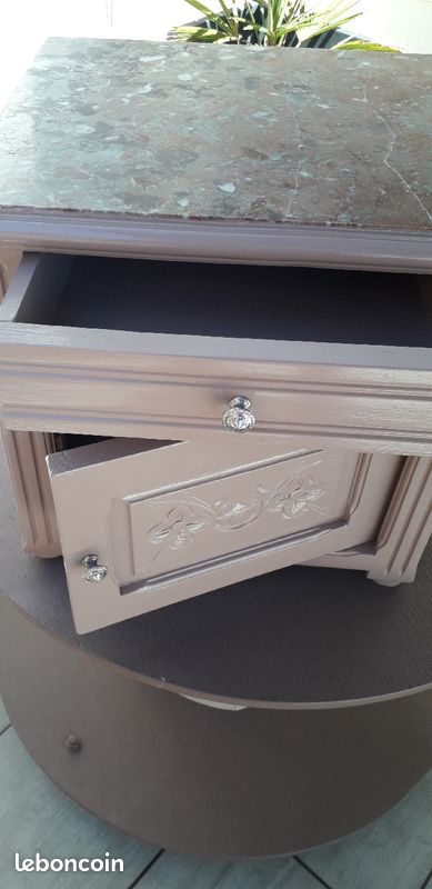 Table de nuit (image 2)