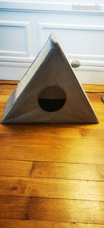 Niche avec grattoir pour chat (image 1)