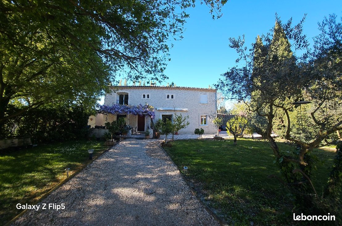 Maison 7 pièces 230 m² · à Noves · 230 m² · 550 000 €