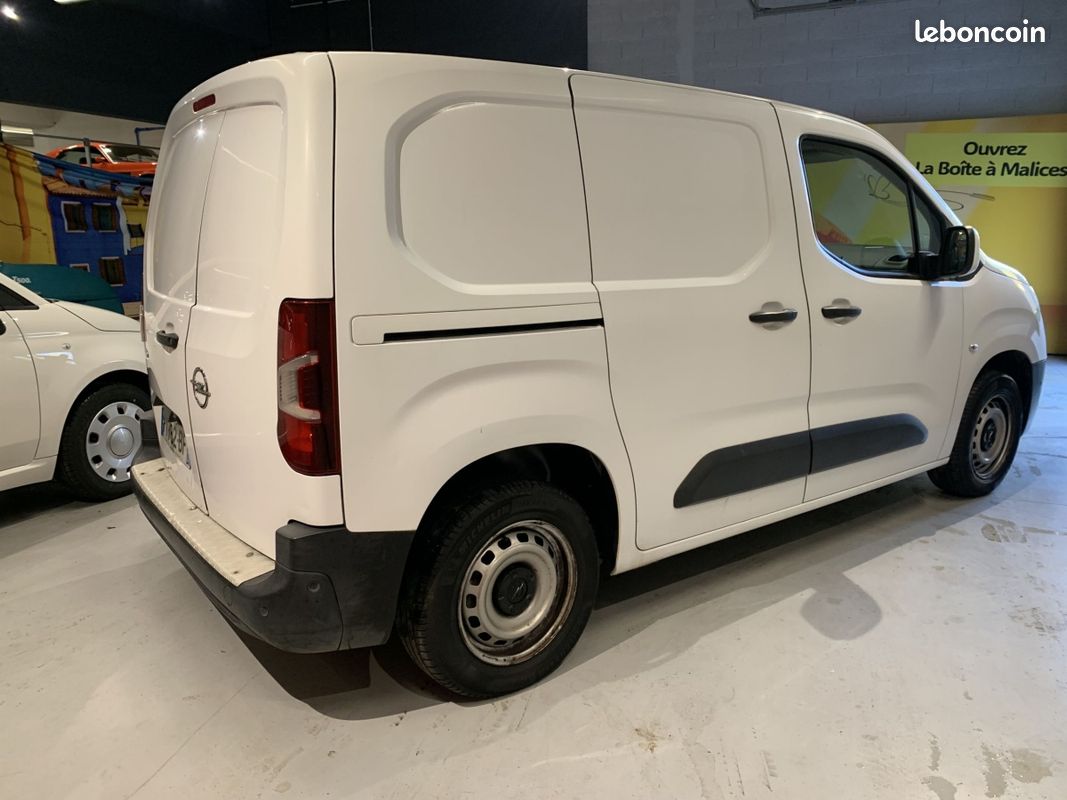 Opel Combo (4) 1.2 110ch L1H1/Standard Cargo (image 6)