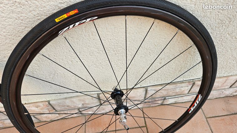 Zipp Roue arrière de route 202 Firecrest Disc Tubeless, Noir Bikeinn