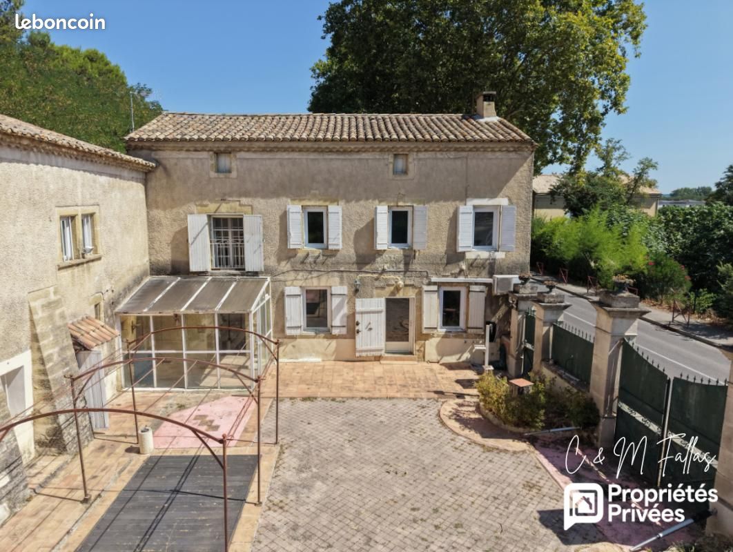Maison 11 pièces 268 m² · à Sauveterre · 268 m² · 490 000 €