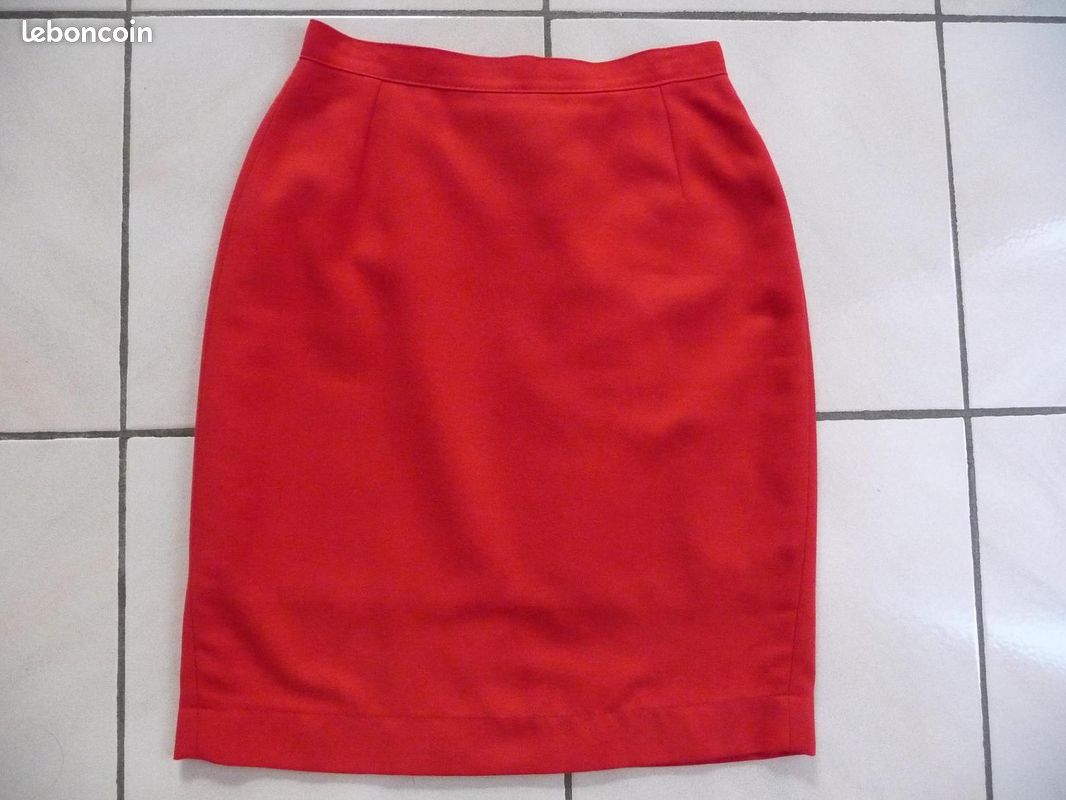 Jupe rouge taille 36 (image 2)