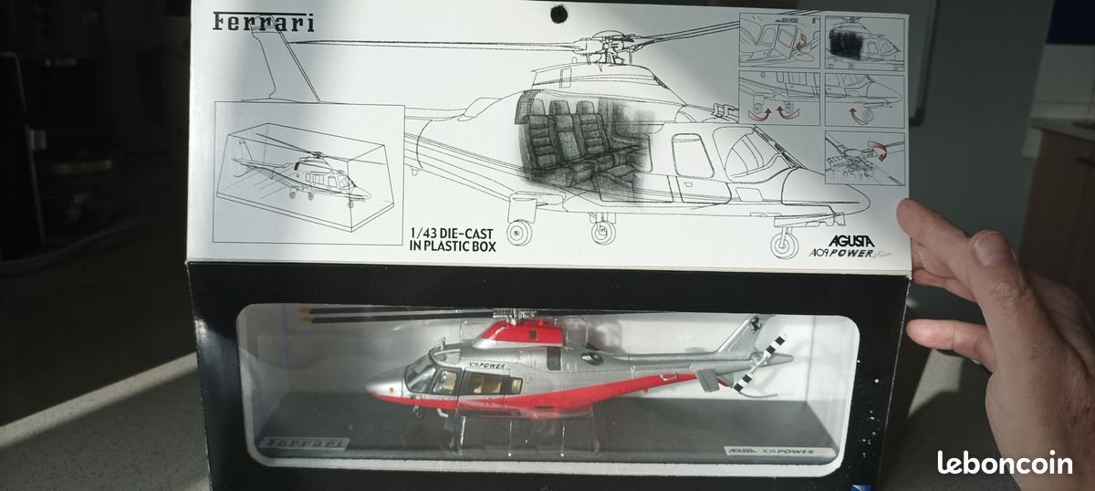 Maquette Hélicoptère Ferrari Au 1/18 – Occasion