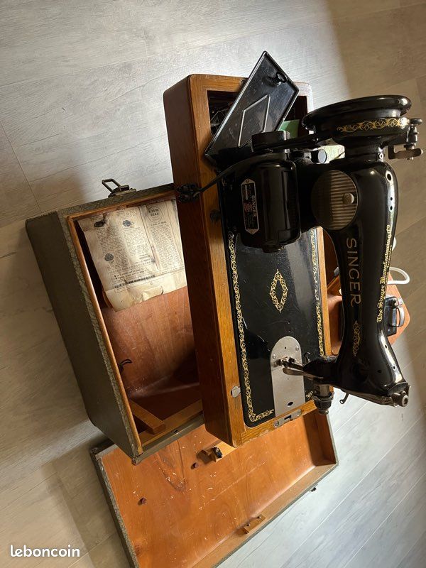 Machine à coudre ancienne Singer 15B88 électrique – coffret et accessoires (image 8)