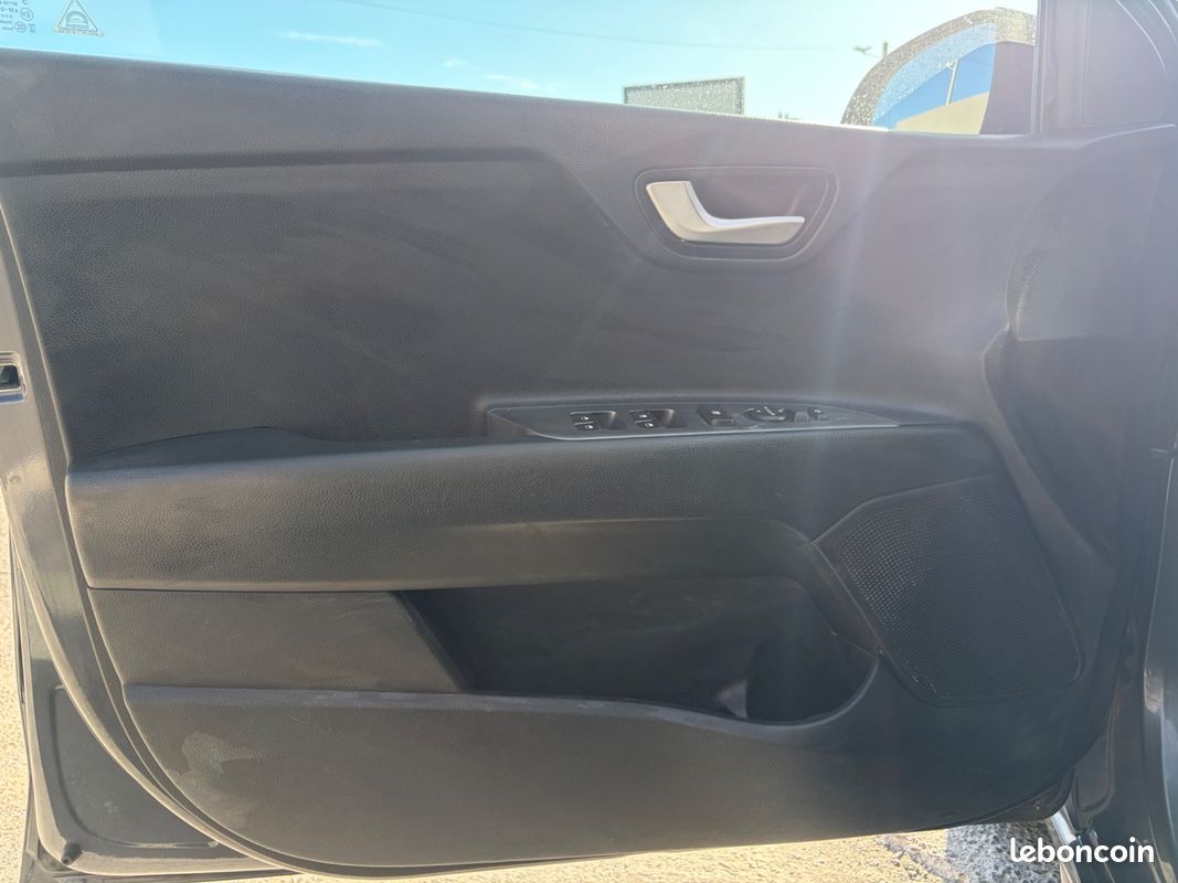 Kia rio 1.0 t-gdi 120 ch gt-line + camera/radar de recul (image 27)