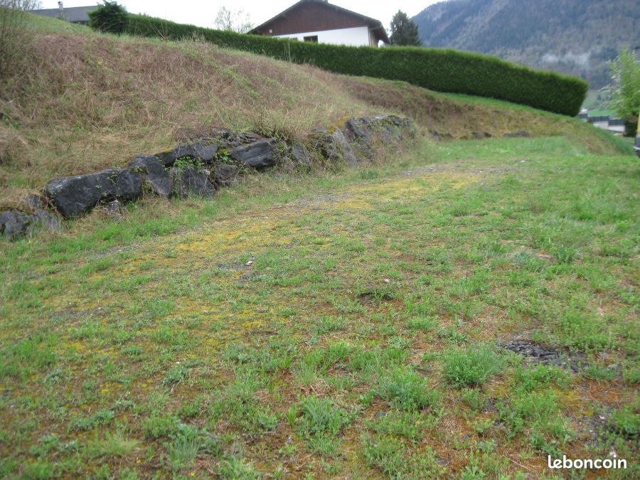 Parking 500 m² · à Mieussy · 500 m² · 300 €
