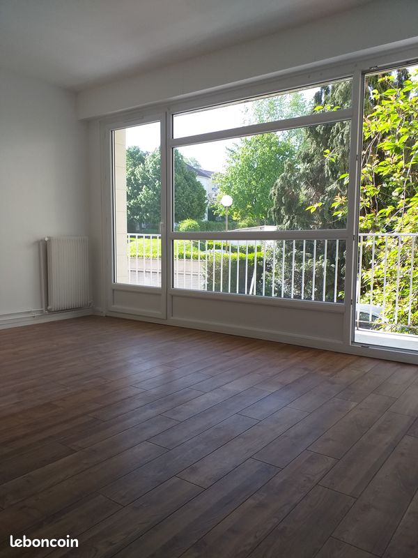 Appartement 3 pièces 57 m² · à Petit-Couronne · 57 m² · 562 €