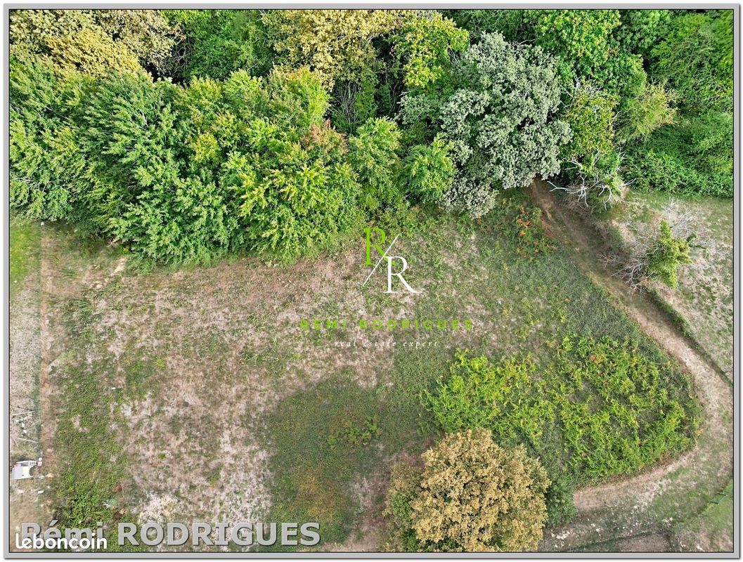 Terrain 1400 m² · à Sauvagnon · 48 000 €