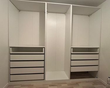 Vends dressing IKEA PAX avec portes miroir coulissantes en bon état on
