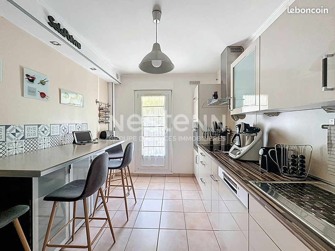 Appartement 4 pièces 81 m² · à Bron · 81 m² · 185 000 €