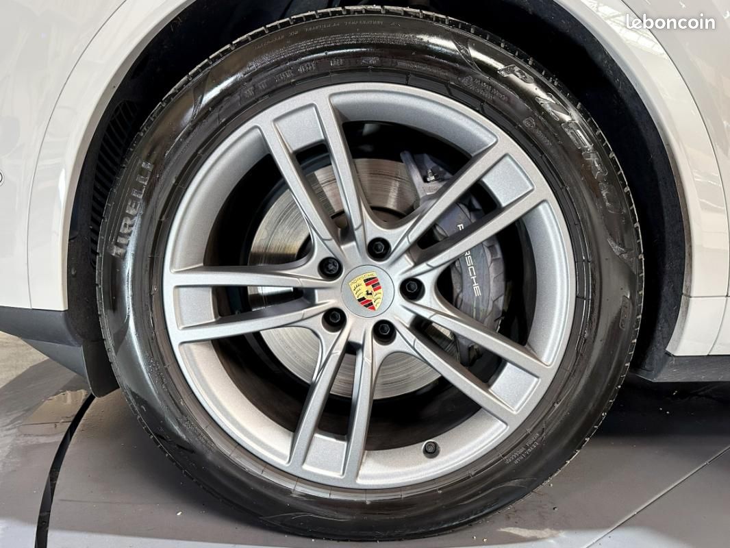 Porsche Cayenne E-Hybrid V6 3.0 470ch Tiptronic 8 (image 16)
