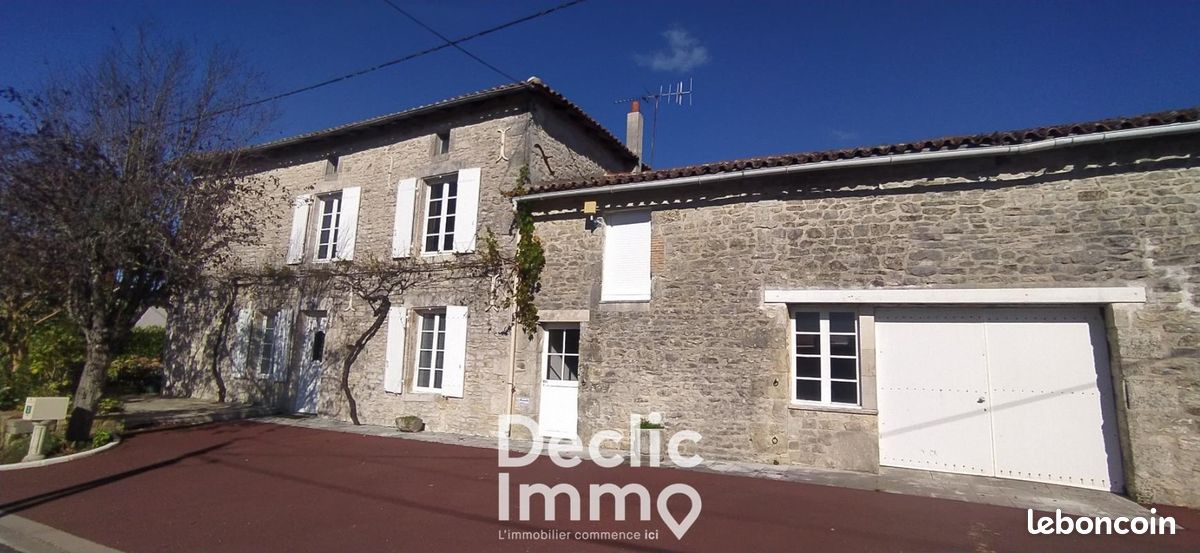 Maison 4 pièces 166 m² · à Champagne-Mouton · 166 m² · 99 000 €