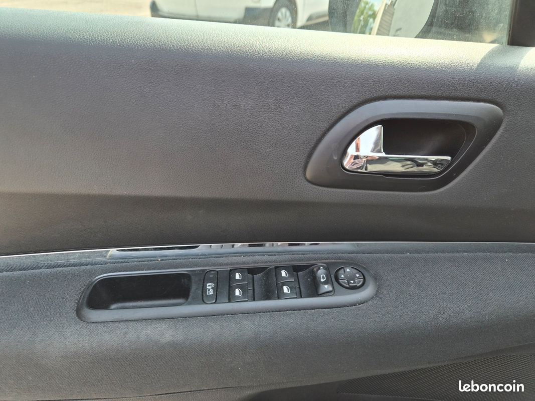 Peugeot 5008 hdi 7 places ct ok garantie (image 3)
