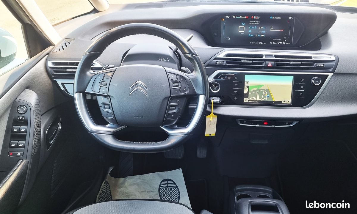 Citroen C4 PICASSO HDI 115CH EXCLUSIVE ETG6*TOIT PANORAMIQUE*ATTELAGE*PALETTE AU VOLANT*RADAR (image 16)
