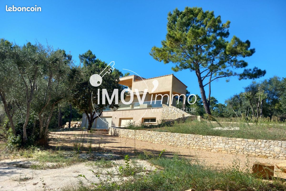 Maison 6 pièces 194 m² · à Saint-Quentin-la-Poterie · 194 m² · 955 000 €