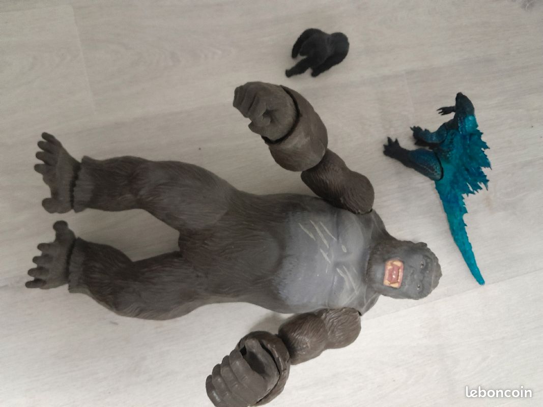 Grande figurine king kong 39cm avec petit gorille et Godzilla (image 1)