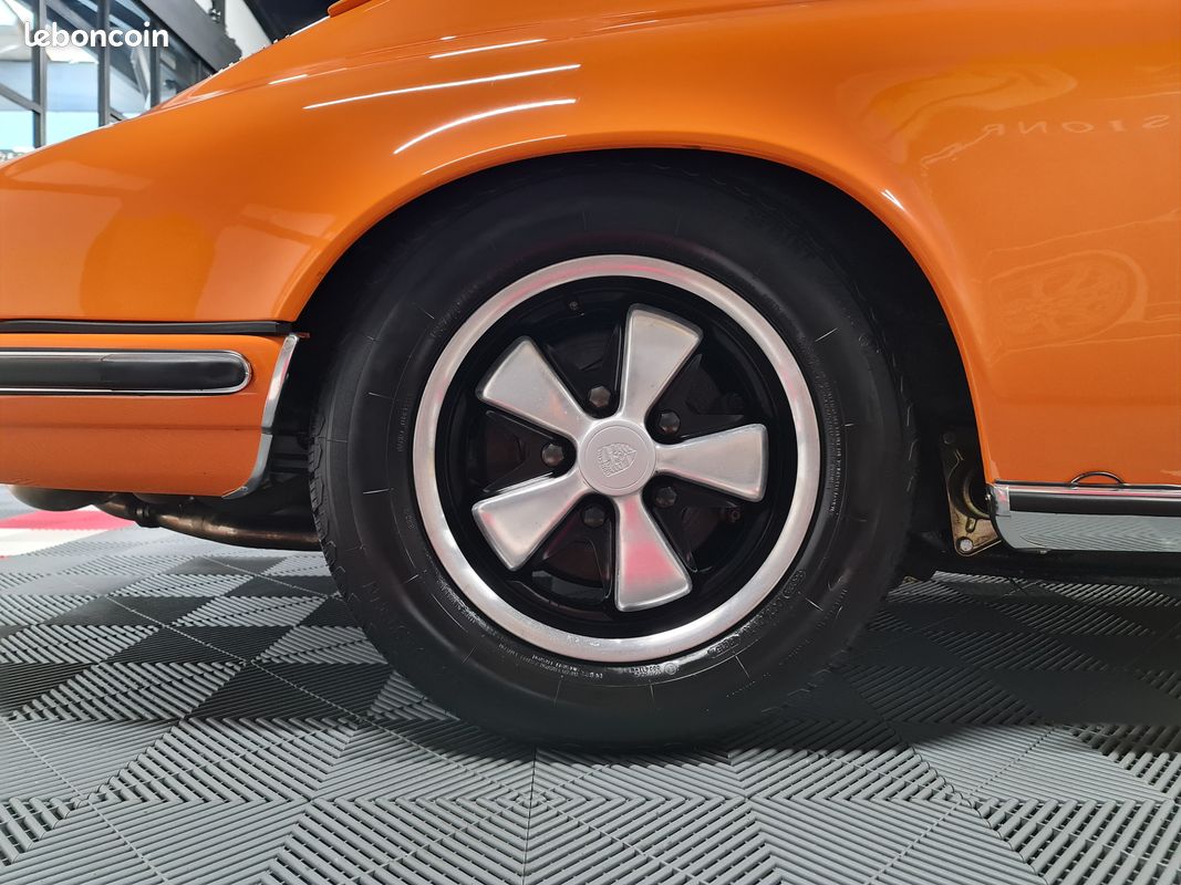 PORSCHE 911 2.2L S 180 CH – Restaurée et Expertisée (image 10)