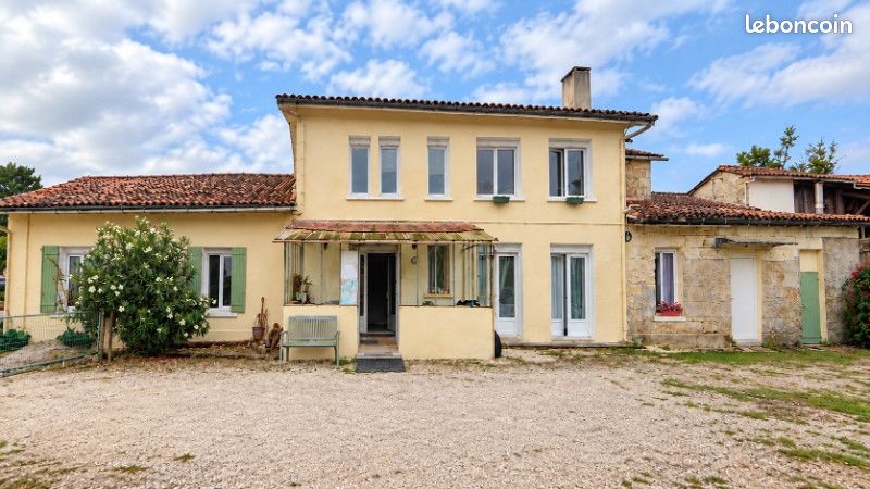 Maison 8 pièces 260 m² · à Parcoul-Chenaud · 260 m² · 159 990 €