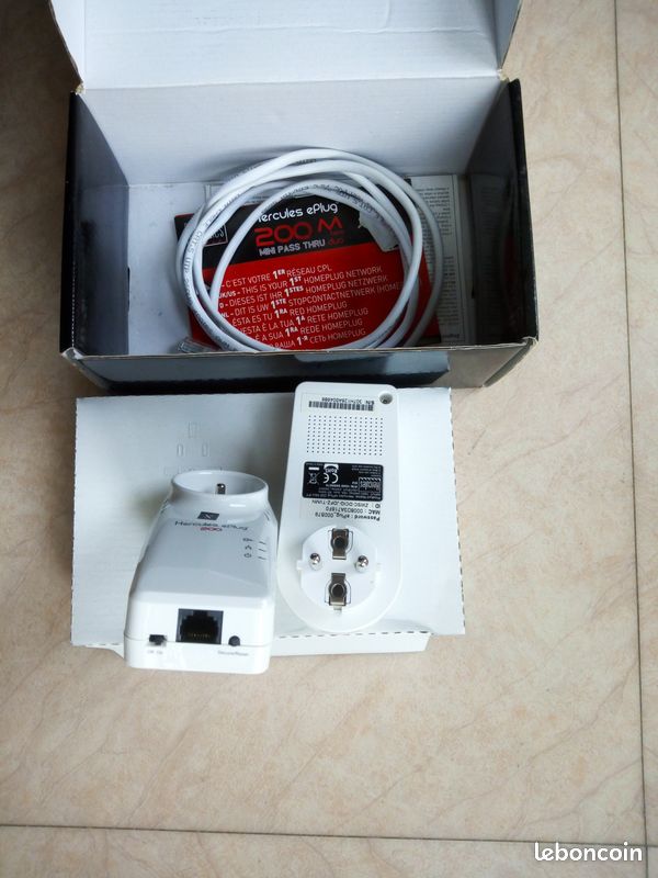2 adaptateurs CPL ( Courant Porteur en Ligne ) AudioVidéo Hercules ePlug 200 M mini AV (avec prise de courant passante et switch On/Off) (image 3)