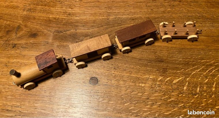 Train à tirer en bois Kikou train Djeco - 31,90