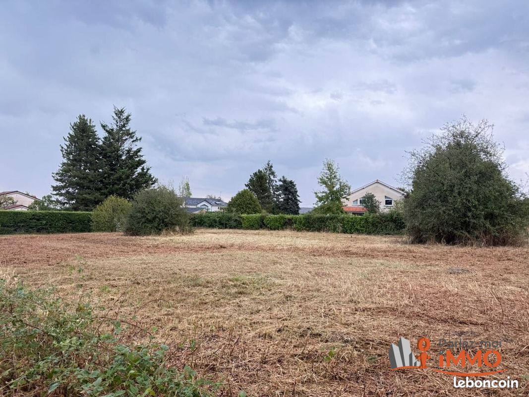 Terrain 975 m² · à Saint-Just-Saint-Rambert · 975 m² · 210 000 €