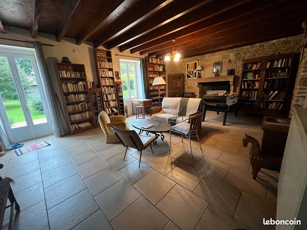 Maison 7 pièces 250 m² - Exoudun 79800 (image principale 3)
