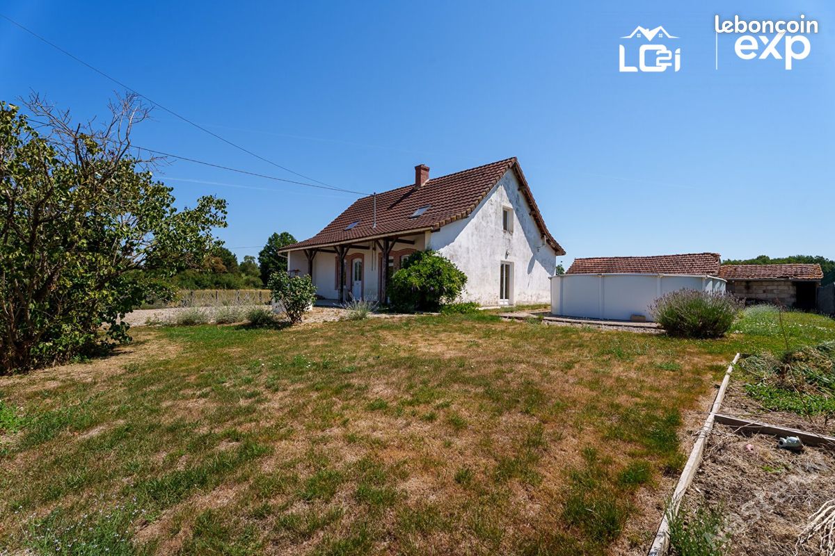 Maison 5 pièces 156 m² · à Saint-Martin-en-Bresse · 156 m² · 180 000 €