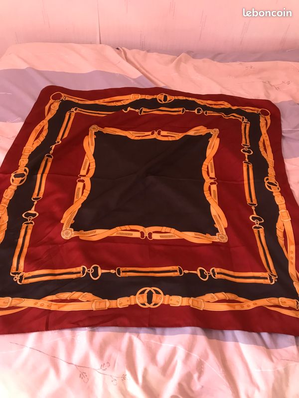 Foulard (image 1)