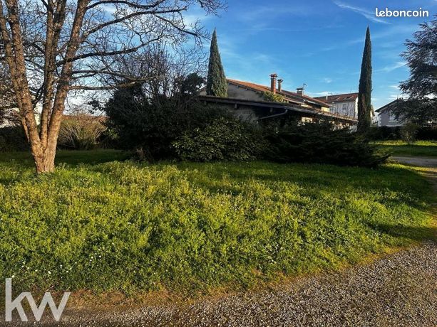Terrain 684 m² Genas