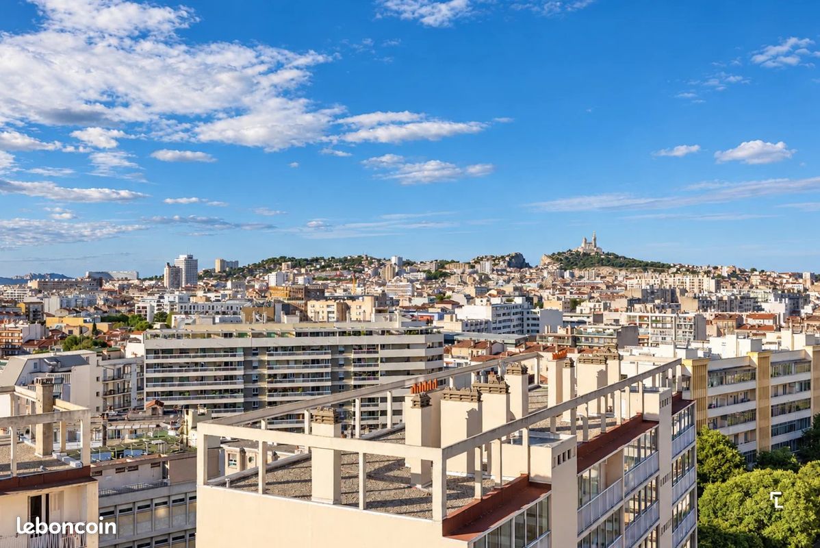 Appartement 3 pièces 82 m² · à Marseille · 82 m² · 240 000 €