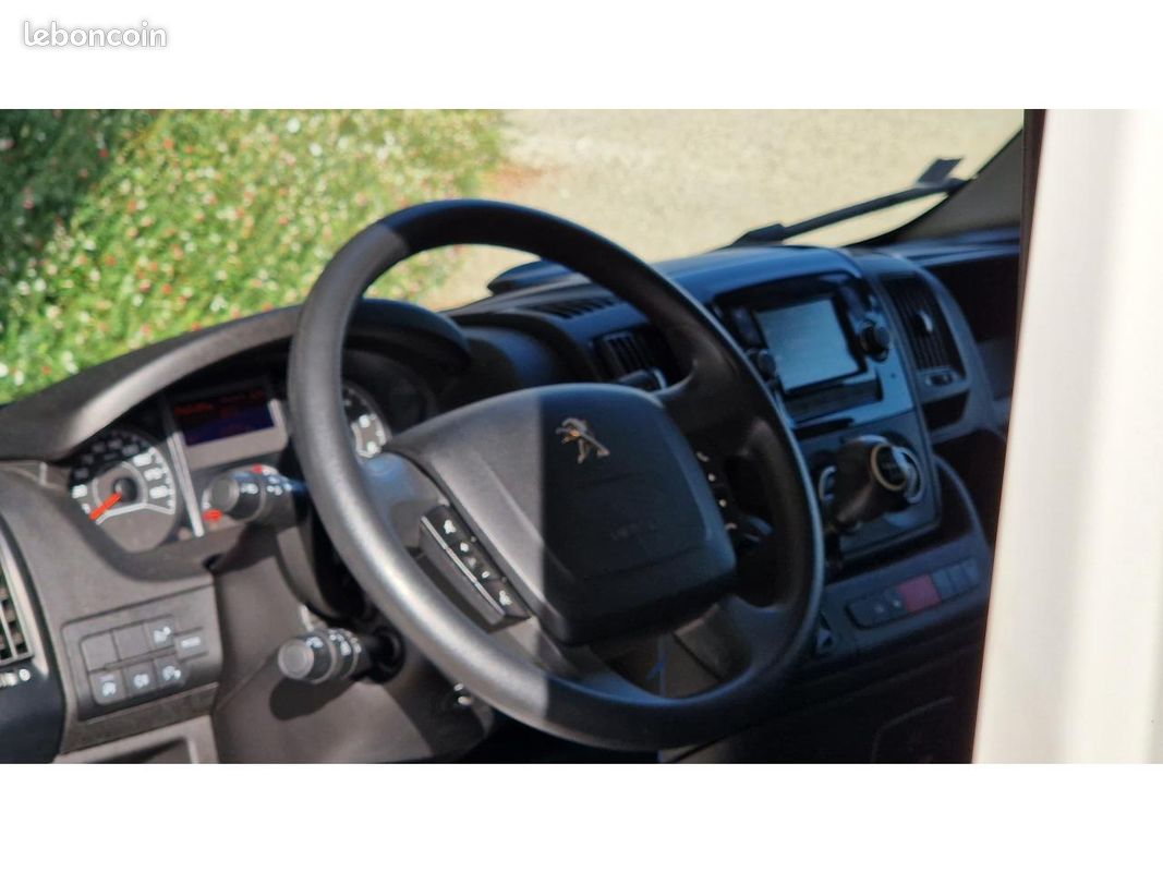 PEUGEOT BOXER Premium 333 L3H2 2.2 BlueHDi S&S - 140 (image 41)