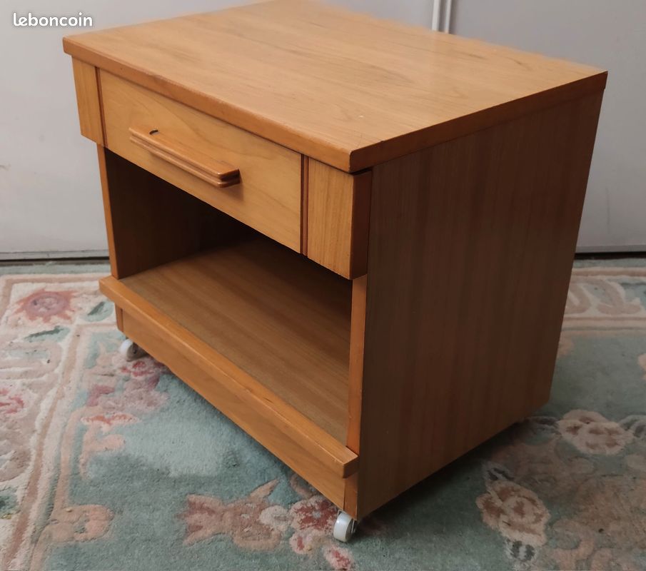Table de nuit avec 1 tiroir sur roulettes (image 1)