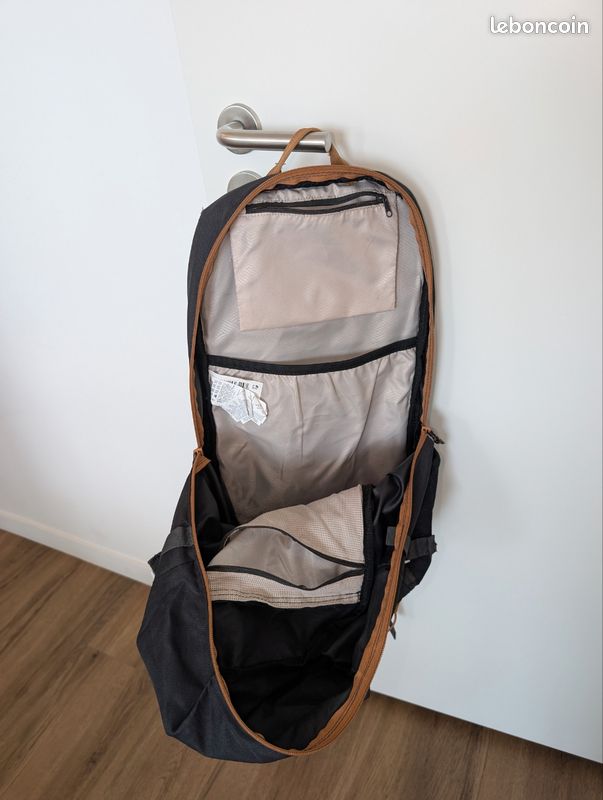 Sac à dos Quechua 30 L – Excellent état (image 2)