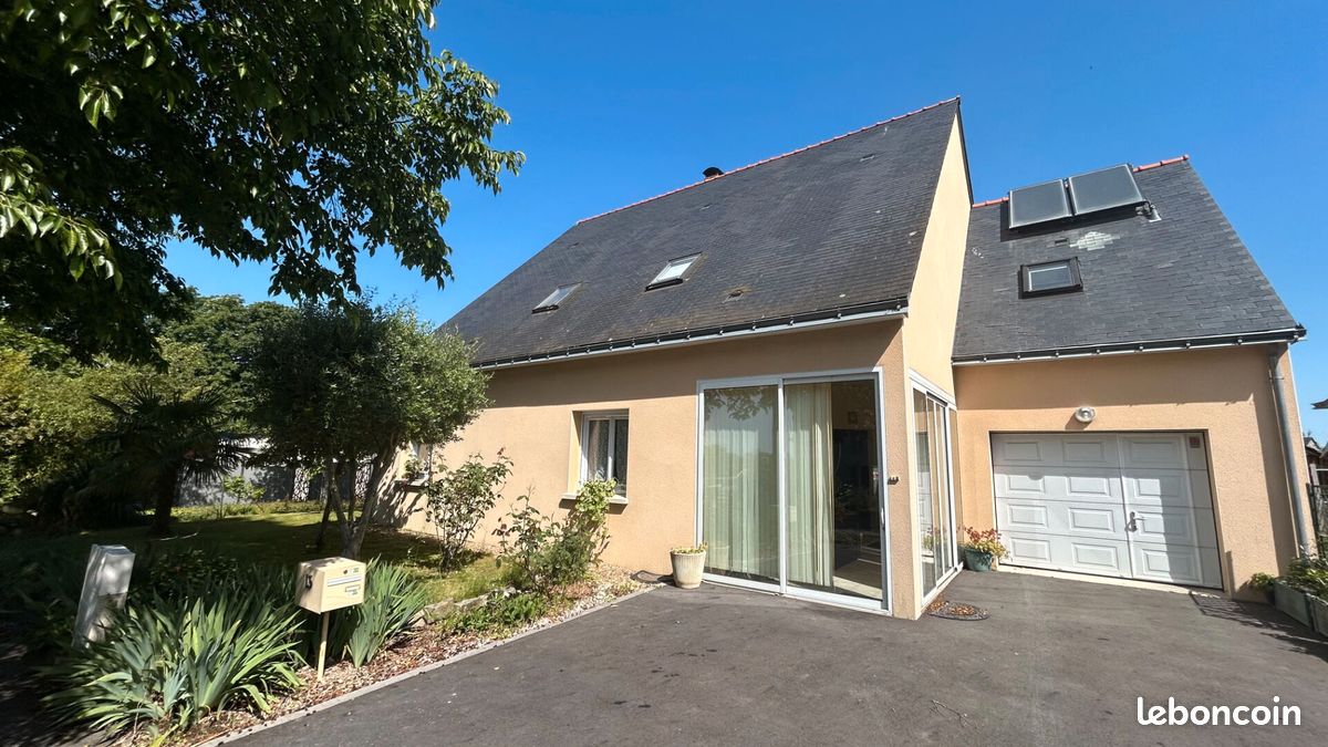 Maison 7 pièces 150 m² · à Segré-en-Anjou Bleu · 150 m² · 303 800 €