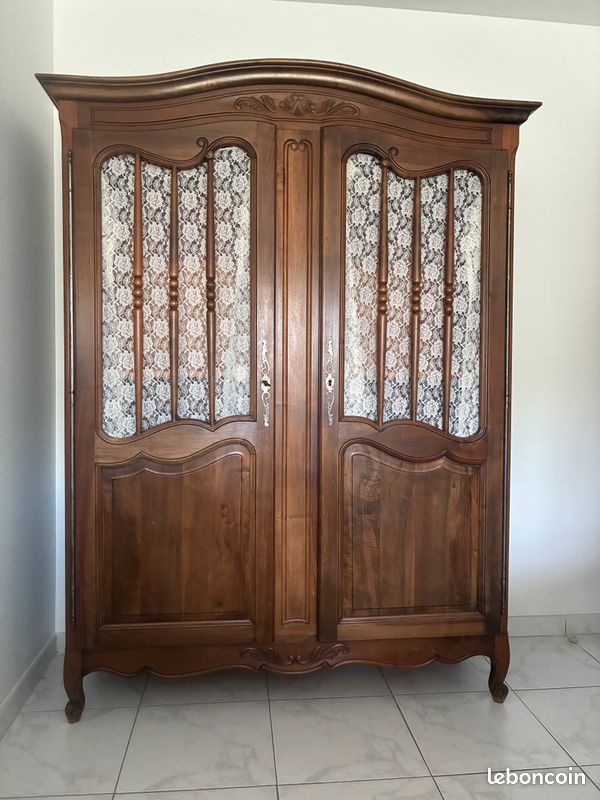 Armoire en bois style provençal (image 1)