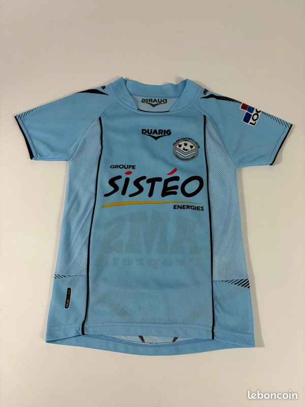 Short no Maillot vintage Duarig FC Istres porté dédut des années 2000