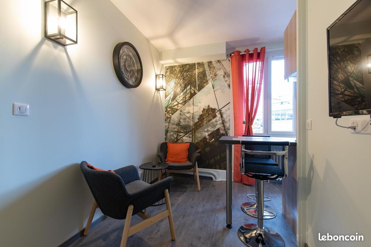Appartement 1 pièce 23 m² · à Versailles · 23 m² · 450 €