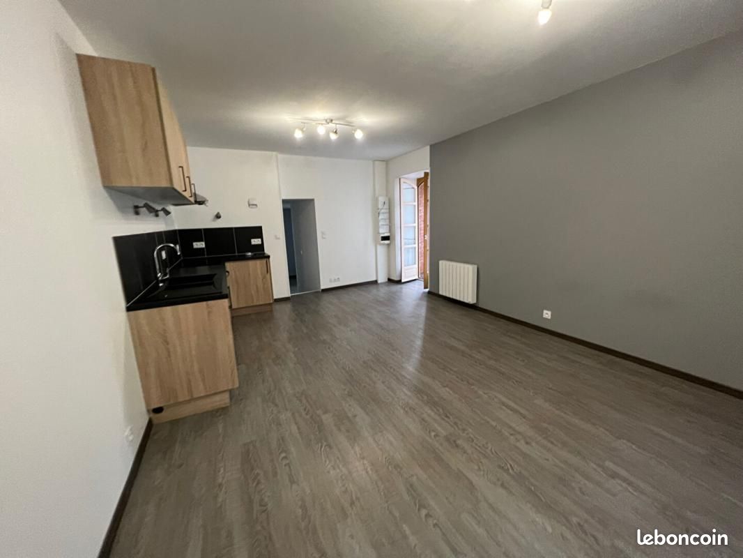 Appartement 2 pièces 42 m² · à Saint-Flour · 42 m² · 425 €