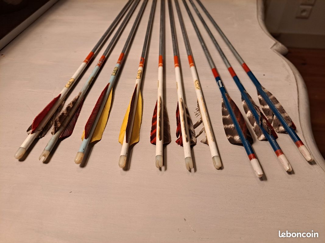 Lot De 3 Flèches Arc Longbow Occasion - Bois, Empennage Plume, Pointes Bodkin - Tir Cible