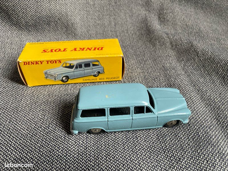 Voiture Dinky Toys Peugeot 403 Familiale 24F avec Boite d'Origine