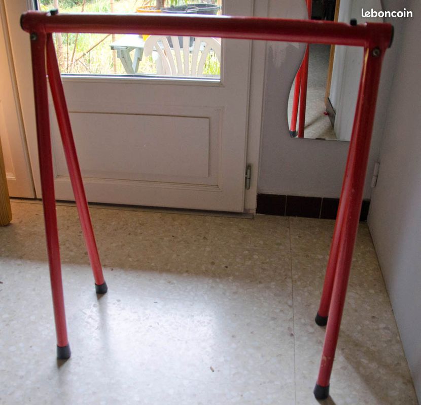 1 tréteau métallique rouge (image 1)