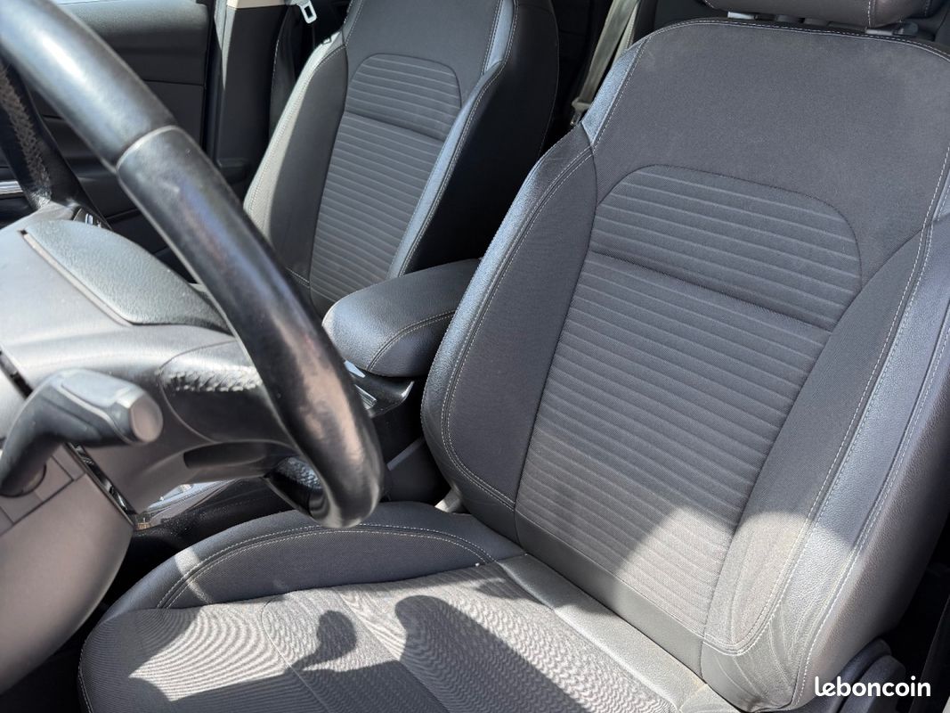 FORD KUGA 1.5 TDCi 120 SS 4x2 BVM6 Titanium (image 6)