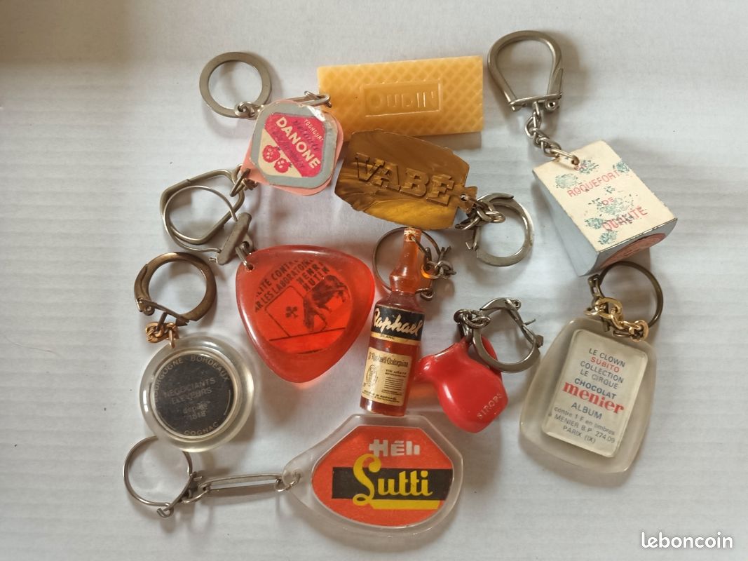 ancien porte cle publicitaire collection PARFUMEUR PELLETIER LILAS