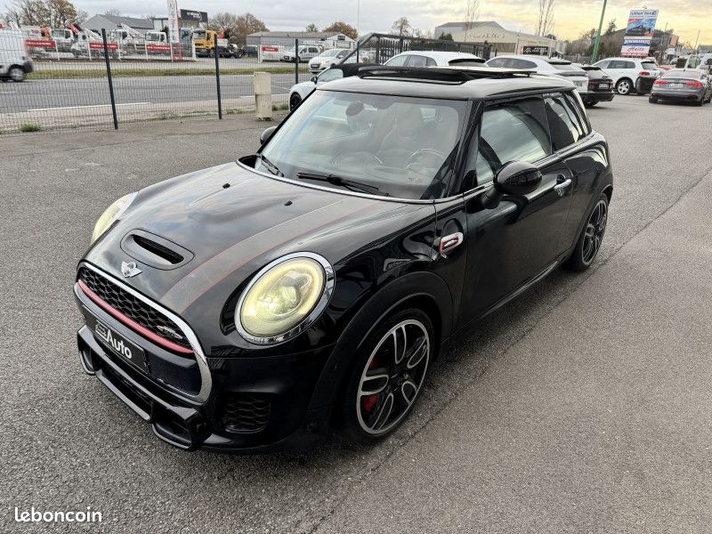 Mini MINI JOHN COOPER WORKS F56 2.0 Turbo 231 ch BVAS / Toit ouvrant / Harman Kardon / Têt (image 5)