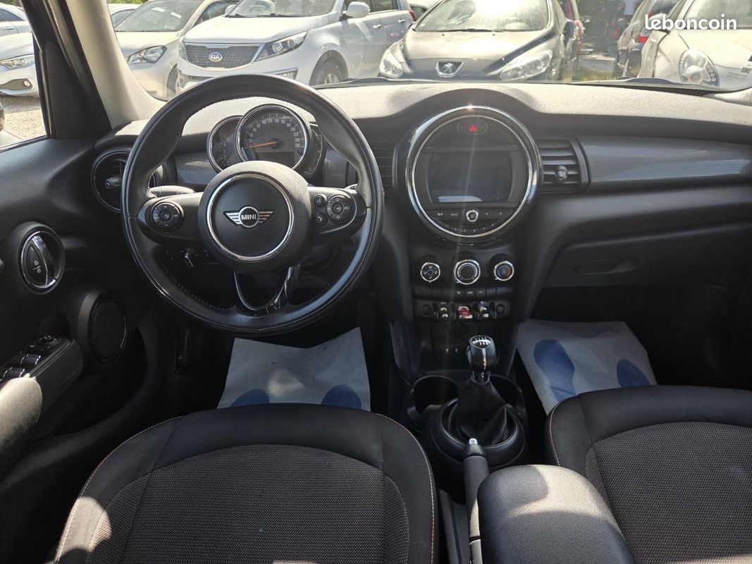 MINI HATCH 5 PORTES Mini One D 95 ch Finition Salt (image 6)