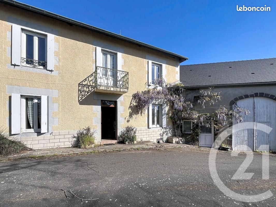 Maison 7 pièces 152 m² · à Manzat · 152 m² · 233 000 €