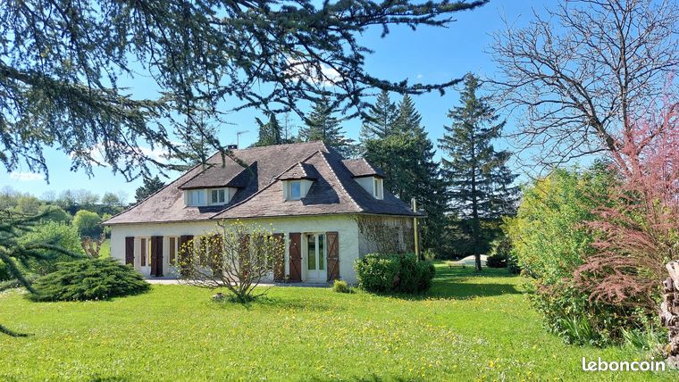 Propriété 8 pièces 197 m²